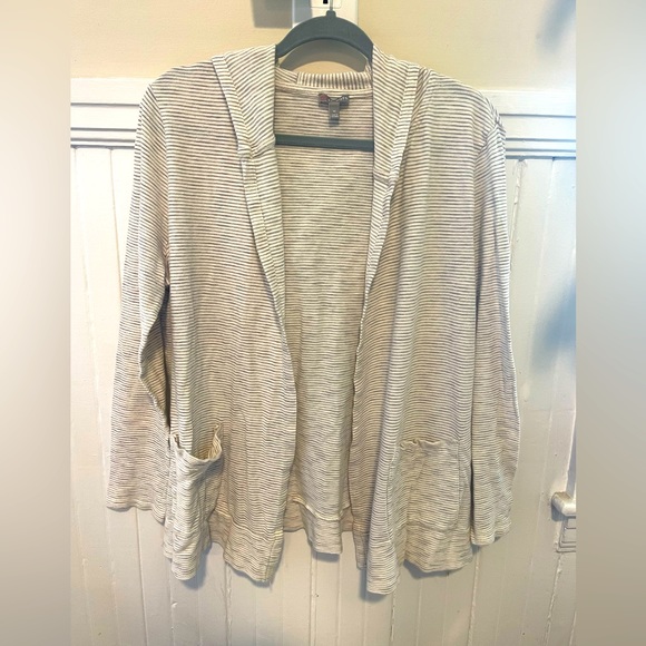 Talbots light weight cardigan w/ hood and pockets. Light grey/off white color - Picture 2 of 5